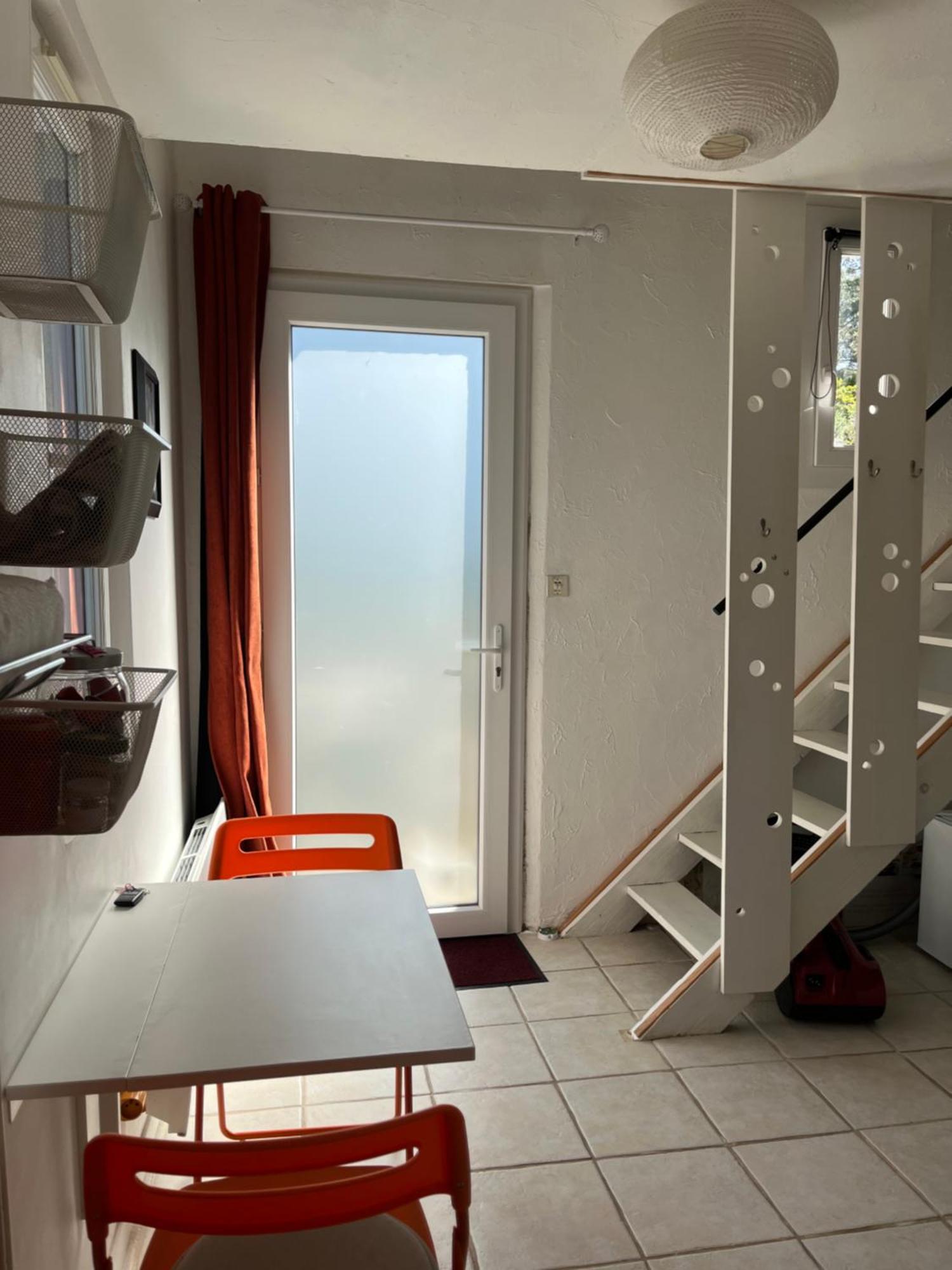 Studio En Duplex Independant Бриньол Екстериор снимка