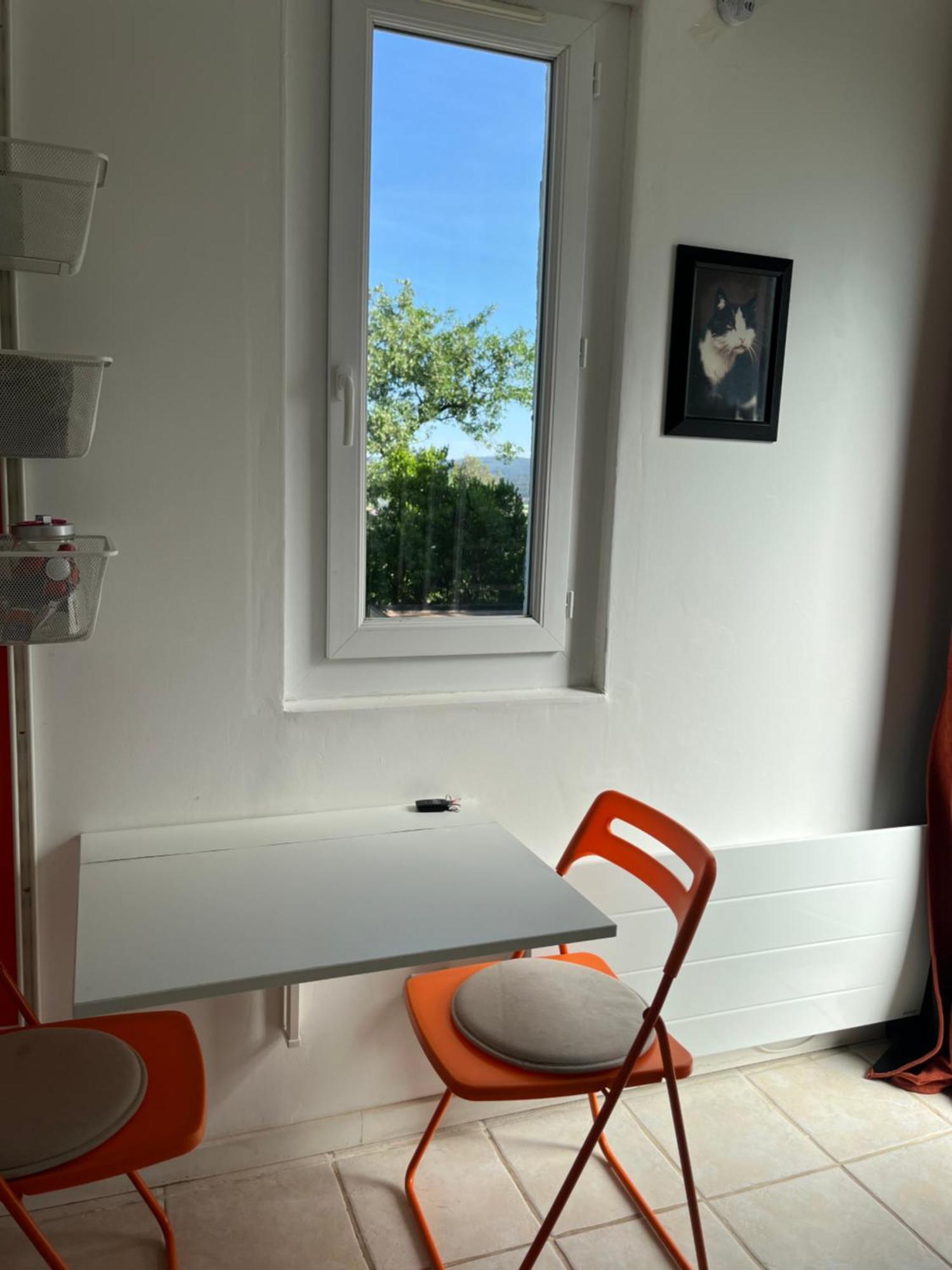 Studio En Duplex Independant Бриньол Екстериор снимка